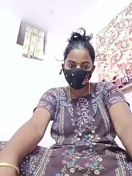 Snapshot of tamilratchasii chatting on June 8, 9:42 am tamilratchasii online show from June 8, 9:42 am