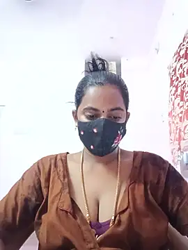 Snapshot of tamilratchasii chatting on July 6, 7:27 am tamilratchasii online show from July 6, 7:27 am