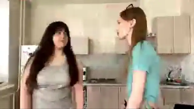 Snapshot of ArieHodge chatting on March 28, 6:46 am ArieHodge online show from March 28, 6:46 am