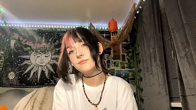 DancingDancingLove online show from March 27, 9:25 pm