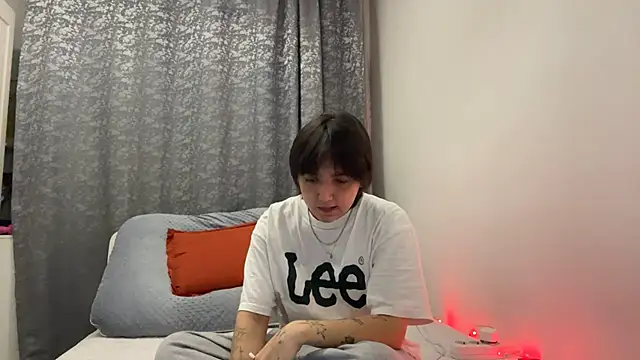 Snapshot of Malleq chatting on March 31, 3:01 pm Malleq online show from March 31, 3:01 pm