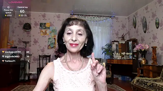 Snapshot of Shooting-Star- chatting on April 19, 2:38 pm Shooting-Star- online show from April 19, 2:38 pm