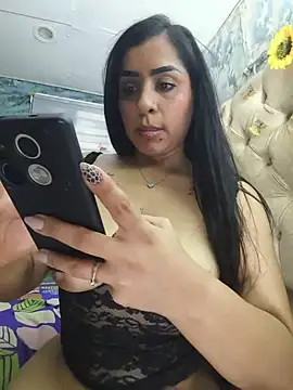 Snapshot of val_eria chatting on June 8, 1:28 am val eria online show from June 8, 1:28 am