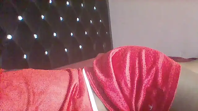 Snapshot of chauke23 chatting on May 12, 11:18 am chauke23 online show from May 12, 11:18 am