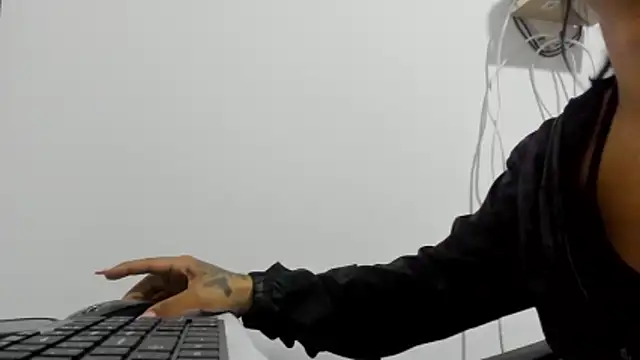 ElectraCurly online show from April 8, 2:33 am