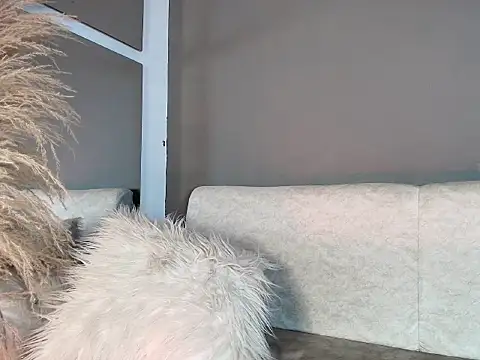 Snapshot of Zoee_8 chatting on June 20, 9:50 pm Zoee 8 online show from June 20, 9:50 pm