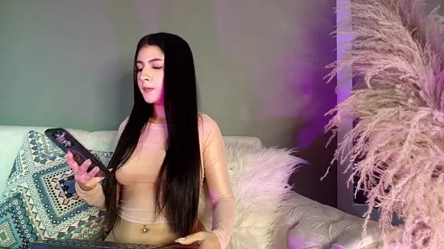 Snapshot of Zoee_8 chatting on July 10, 11:51 pm Zoee 8 online show from July 10, 11:51 pm