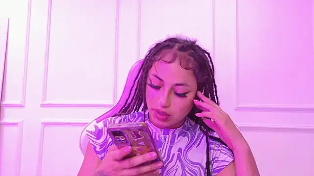 Snapshot of canela_bm chatting on April 22, 1:34 pm canela bm online show from April 22, 1:34 pm