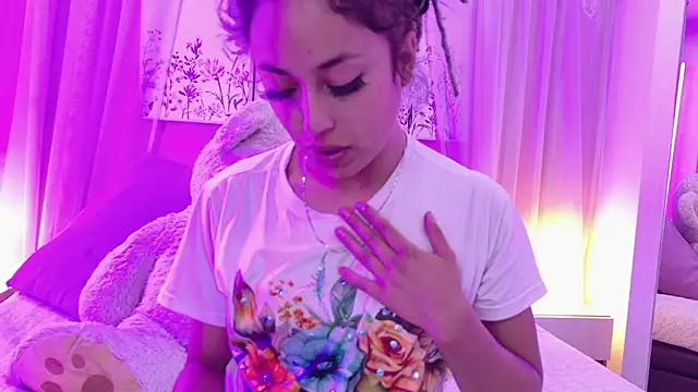 Snapshot of canela_bm chatting on May 4, 1:29 pm canela bm online show from May 4, 1:29 pm