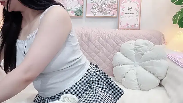kittrnjpgirl online show from June 26, 1:43 am