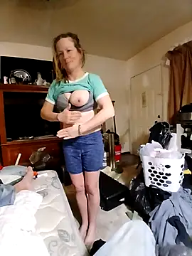 Snapshot of BloStacks1 chatting on March 30, 7:53 am BloStacks1 online show from March 30, 7:53 am