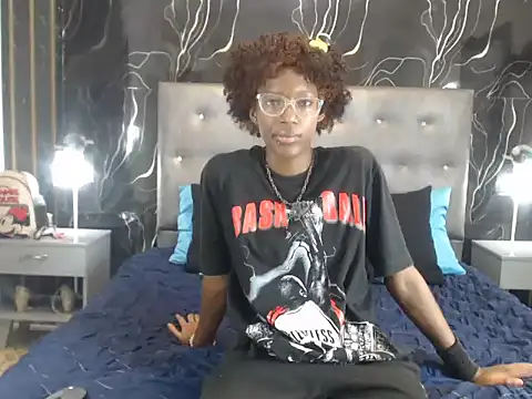 Snapshot of LeinFoxx chatting on March 30, 11:17 pm LeinFoxx online show from March 30, 11:17 pm