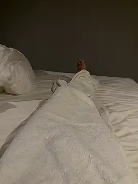 Snapshot of tanhualang001 chatting on April 1, 1:06 am tanhualang001 online show from April 1, 1:06 am