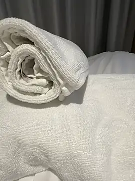 Snapshot of tanhualang001 chatting on June 28, 12:11 pm tanhualang001 online show from June 28, 12:11 pm