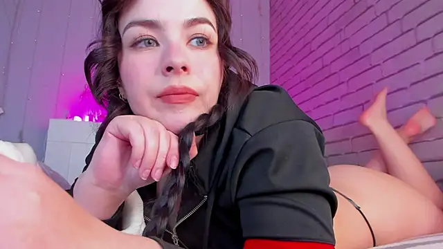 Snapshot of NatalForsy chatting on May 26, 12:01 pm NatalForsy online show from May 26, 12:01 pm