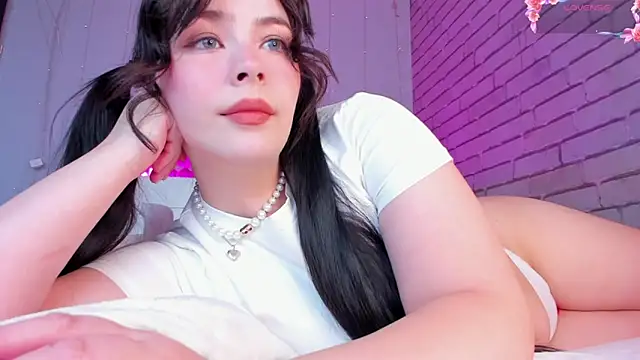 Snapshot of NatalForsy chatting on June 1, 10:28 am NatalForsy online show from June 1, 10:28 am