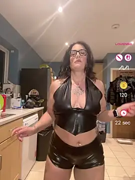 IvyBelleMilf online show from April 27, 9:02 pm