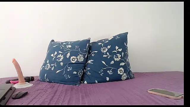 Snapshot of ThaliaGray_ chatting on May 3, 3:40 pm ThaliaGray online show from May 3, 3:40 pm