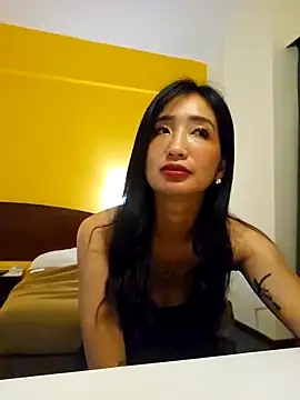 Emceeeeee25 online show from March 28, 4:28 pm