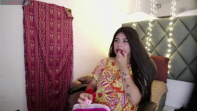 Snapshot of devika_kumar chatting on May 25, 7:09 pm devika kumar online show from May 25, 7:09 pm