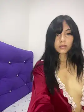 Snapshot of mia24xxx chatting on April 7, 12:22 am mia24xxx online show from April 7, 12:22 am