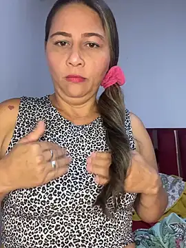 Snapshot of _violeta_99 chatting on May 29, 8:40 pm violeta 99 online show from May 29, 8:40 pm