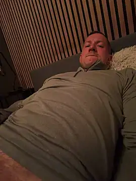 Snapshot of Fazza76 chatting on March 28, 7:57 pm Fazza76 online show from March 28, 7:57 pm