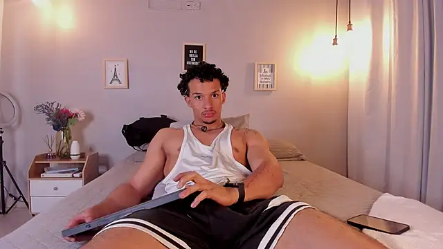Snapshot of dominik_drake chatting on May 7, 12:43 pm dominik drake online show from May 7, 12:43 pm