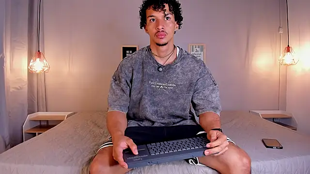 Snapshot of dominik_drake chatting on May 21, 12:12 pm dominik drake online show from May 21, 12:12 pm