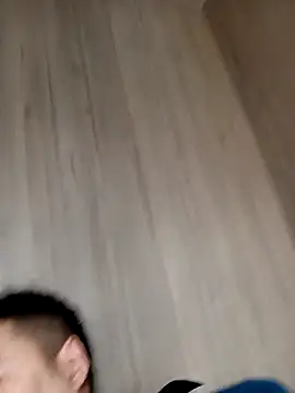 Snapshot of N-nnnnn chatting on April 4, 7:28 am N-nnnnn online show from April 4, 7:28 am