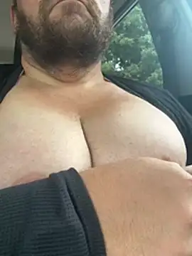 hugemanbreasts online show from July 10, 8:22 pm
