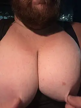 hugemanbreasts online show from July 24, 2:31 am