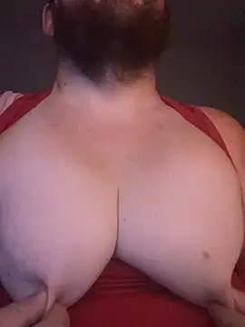 hugemanbreasts online show from July 30, 4:33 am