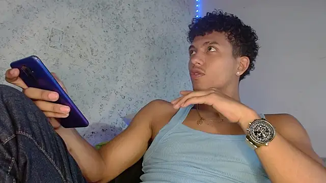 tonydesire  online show from April 18, 8:53 pm