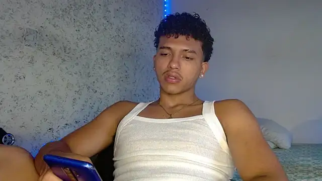 tonydesire  online show from April 20, 7:59 pm