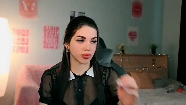 molly rettyy online show from May 14, 4:30 am