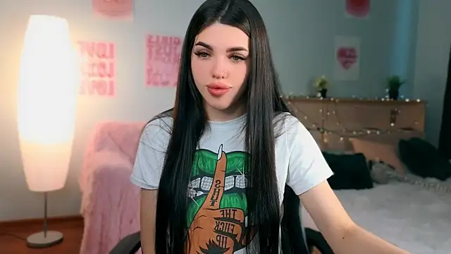 molly rettyy online show from June 4, 4:07 am
