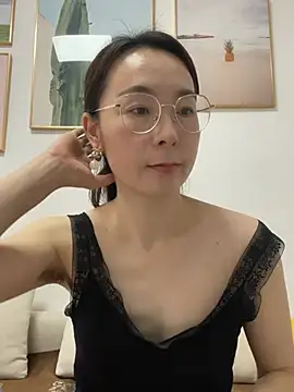 Snapshot of you-520 chatting on July 4, 2:29 am you-520 online show from July 4, 2:29 am