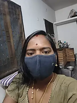 Snapshot of Tamil_Sangeetha chatting on May 15, 12:28 am Tamil Sangeetha online show from May 15, 12:28 am