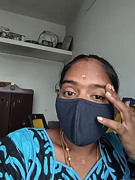 Snapshot of Tamil_Sangeetha chatting on May 15, 11:01 pm Tamil Sangeetha online show from May 15, 11:01 pm