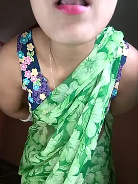 Snapshot of Curvy_Sanaya chatting on April 7, 10:15 am Curvy Sanaya online show from April 7, 10:15 am