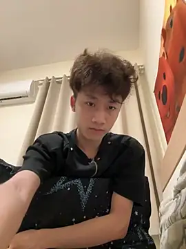 sexyboy-3525 online show from April 2, 2:58 pm