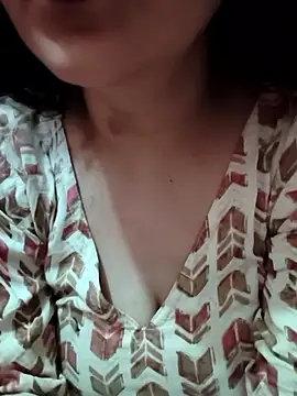 Snapshot of ZOYA_KHAN-123 chatting on May 2, 9:03 am ZOYA KHAN-123 online show from May 2, 9:03 am