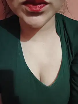 Snapshot of ZOYA_KHAN-123 chatting on June 10, 6:18 pm ZOYA KHAN-123 online show from June 10, 6:18 pm