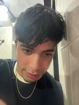 Snapshot of nico_herrera__ chatting on May 21, 10:17 pm nico herrera online show from May 21, 10:17 pm