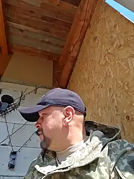 Snapshot of Cristo1982 chatting on April 12, 9:25 am Cristo1982 online show from April 12, 9:25 am