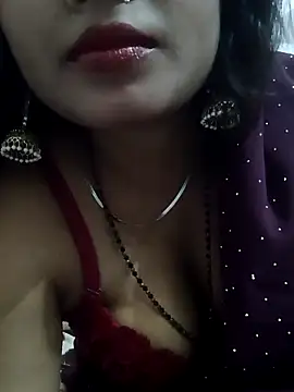 Snapshot of priyahot2001 chatting on May 1, 10:09 am priyahot2001 online show from May 1, 10:09 am