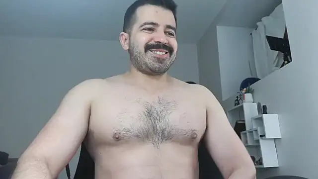 Snapshot of AngelFusco chatting on May 3, 5:35 am AngelFusco online show from May 3, 5:35 am