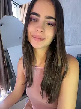 Snapshot of EmmaVonn chatting on June 14, 8:00 pm EmmaVonn online show from June 14, 8:00 pm