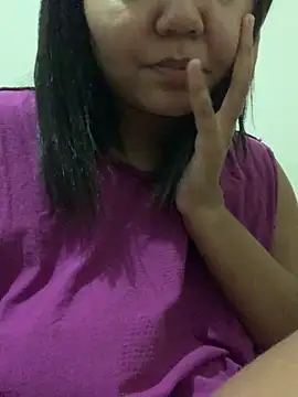 Snapshot of viviboraaaa chatting on June 12, 9:35 pm viviboraaaa online show from June 12, 9:35 pm